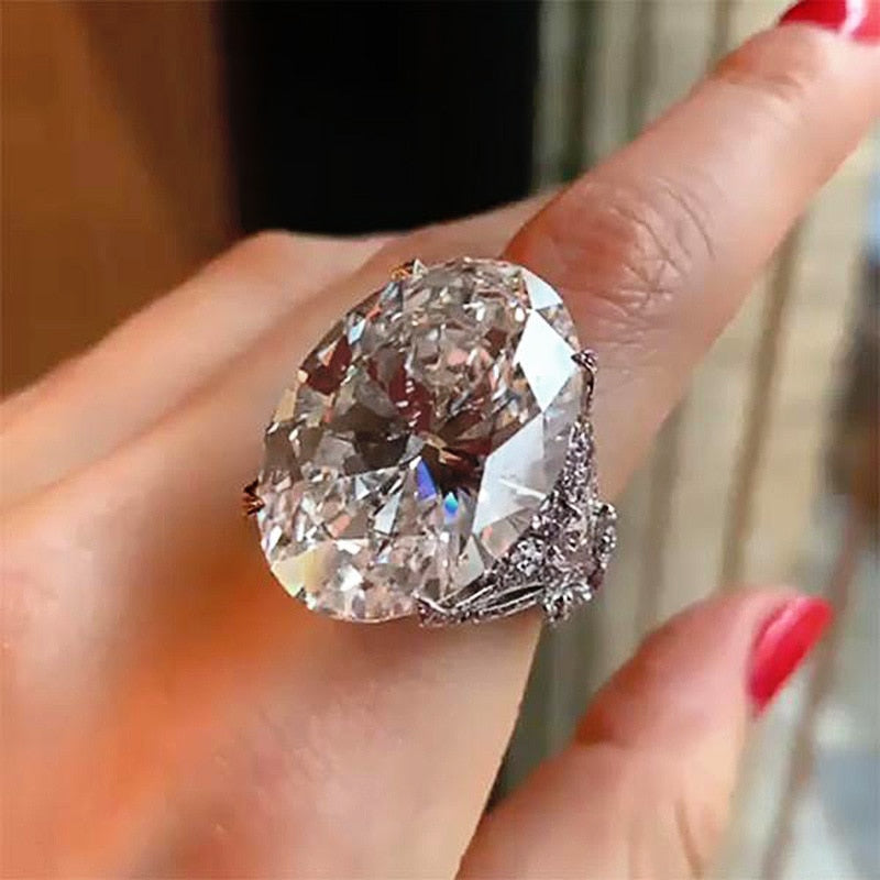 Luxury Female Big Oval Crystal Rhinestone Engagement Ring Cute Silver Silver Zircon Stone Ring Vintage Wedding Rings For Women