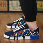 New casual Men Vulcanized Shoes Sneakers Men's Fashion Casual Lace-Up Colorful Canvas Sport Graffiti board Shoes