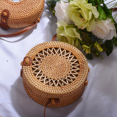 Round straw bag beach bag woven large capacity single shoulder hand crochet Summer girl bag
