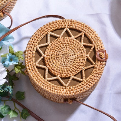 Round straw bag beach bag woven large capacity single shoulder hand crochet Summer girl bag